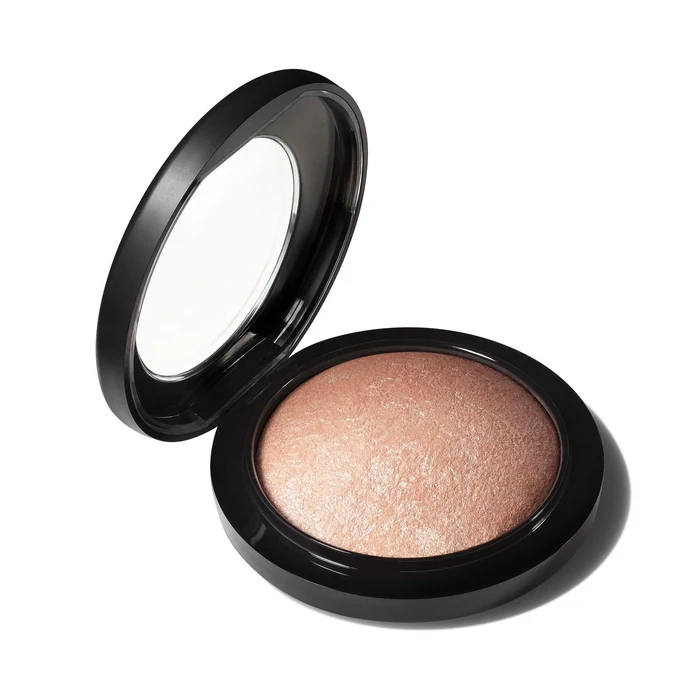 M·A·C Mineralize Skinfinish Natural