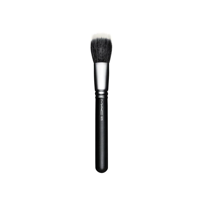 M·A·C 187 Synthetic Duo Fibre Face Brush at Paris