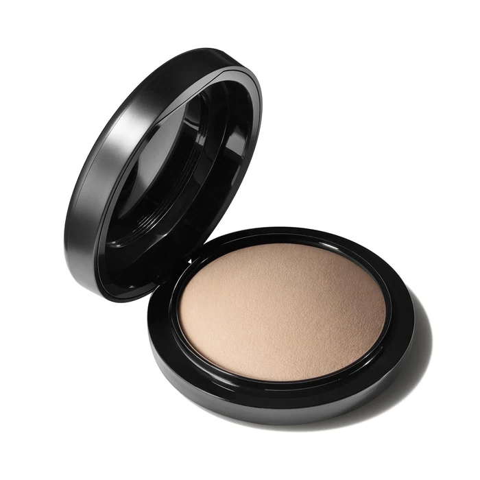 M·A·C Mineralize Skinfinish Natural at Paris
