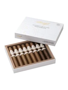 Davidoff Davidoff Voyager Edition, that will be exclusively sold in the GTR - 8 cigars, 2 from the 4 different white lines
