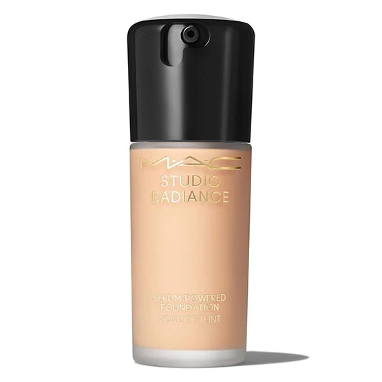 M・A・C STUDIO RADIANCE SERUM-POWERED FOUNDATION