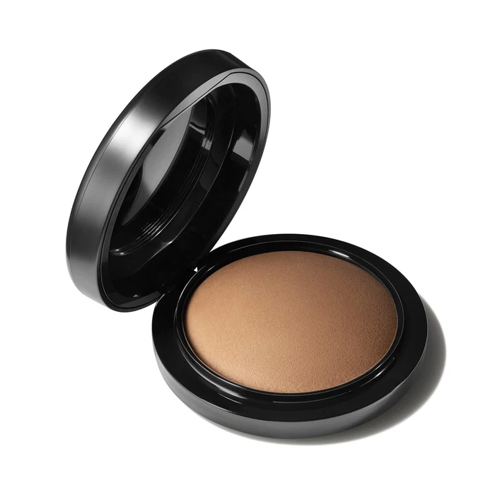 M·A·C Mineralize Skinfinish Natural at Paris