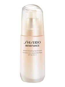Shiseido Shiseido Benefiance Wrinkle Smoothing Day Emulsion at Berlin