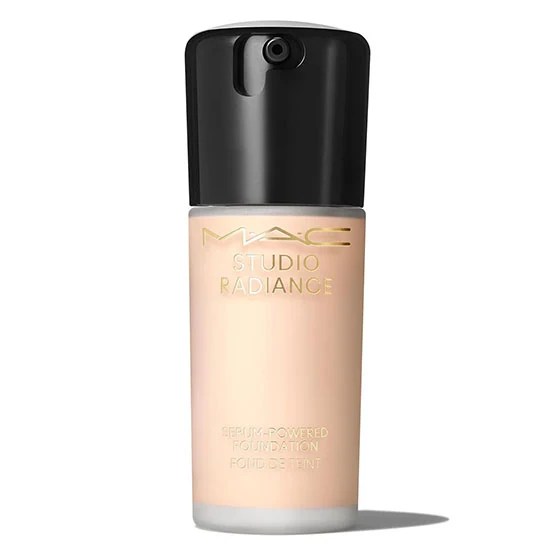 M・A・C STUDIO RADIANCE SERUM-POWERED FOUNDATION