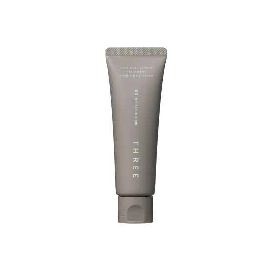 THREE THREE Essential Scents Treatment Hand & Nail Cream 01