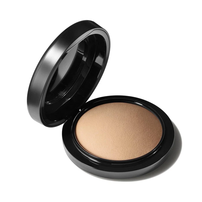 M·A·C Mineralize Skinfinish Natural