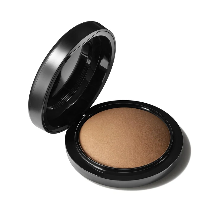 M·A·C Mineralize Skinfinish Natural